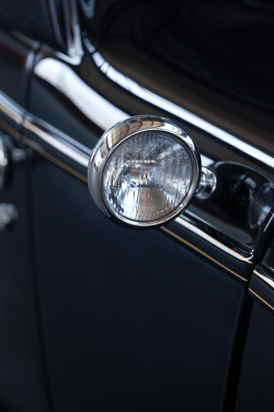  Ford V8 DeLuxe 3-Window Coupe 1932 года  (фото 19 из 23)